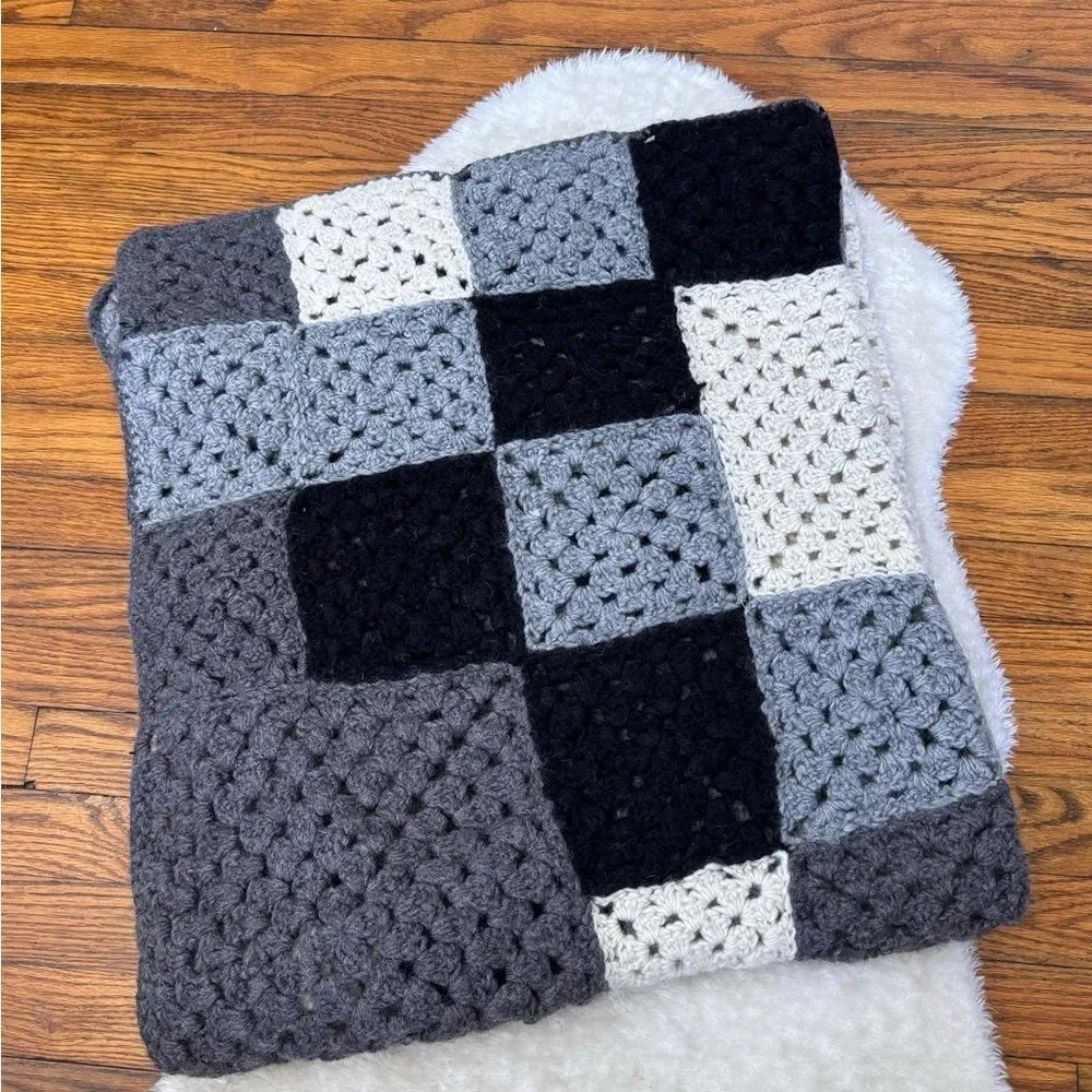 Crochet Gingham Plaid Granny Square Throw Blanket 100% Wool